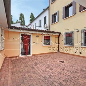 Casa singola In Vendita a Ferrara