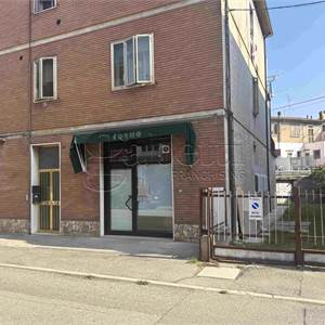 Negozio In Vendita a Ferrara