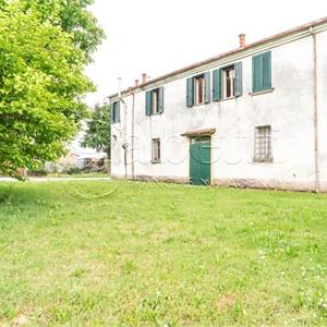 Casa singola In Vendita a Ferrara