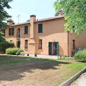 Villa Bifamiliare In Vendita a Ferrara