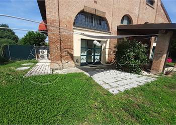 Via Arginone, Bilocale con giardino