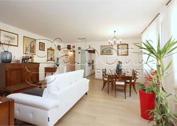 ZONA MEDIEVALE appartamento ristrutturato con garage doppio