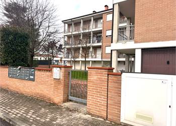 Quacchio - Grazioso bilocale con balcone e garage