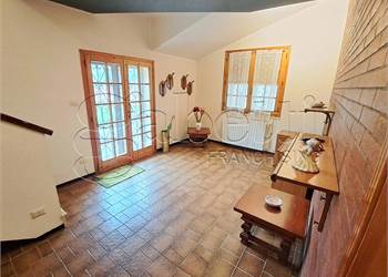 Riva del Po, Casa indipendente su tre lati con giardino