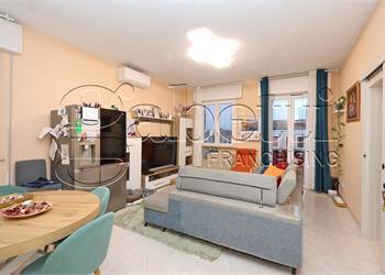 Casa Indipendente su 3 lati a Borgo Punta