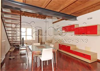 Affitta Via Mortara, bilocale in contesto signorile