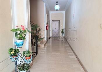 Via Canapa, Appartamento al piano rialzato con due camere da letto
