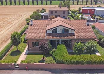 Pontegradella, Villa Bifamiliare di Prestigio con Impianti Tecnologici di Ultima Generazione