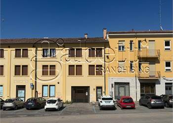 Inizio Via dei Baluardi, Ambulatorio/Ufficio con ingresso indipendente
