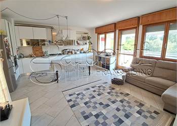 Via Zappaterra, appartamento 3 letto e 2 bagni
