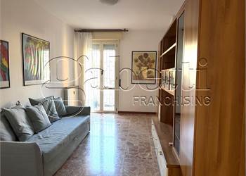 Via Pesci, ottimo appartamento con 2 letto e garage