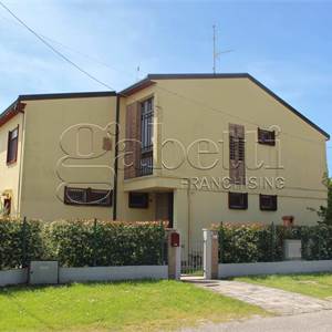Villa Bifamiliare In Vendita a Ferrara