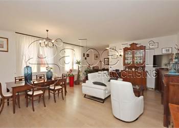 ZONA MEDIEVALE ottimo appartamento due letto, studio, due bagni